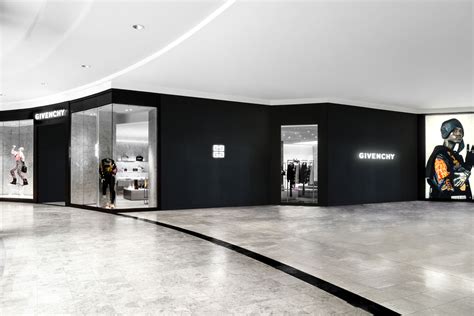 Phipps Plaza’s new GIVENCHY boutique features a  